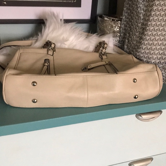 B Makowski ivory satchel with chain detail - Picture 5 of 16